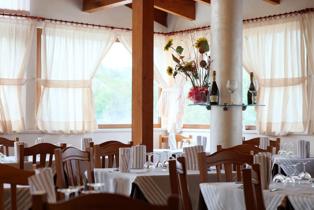 Agricostella Agriturismo เวียสเต ภายนอก รูปภาพ
